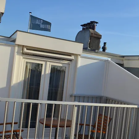 Alp Hotel 2*