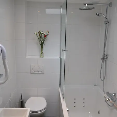 Alp Hotel 2*
