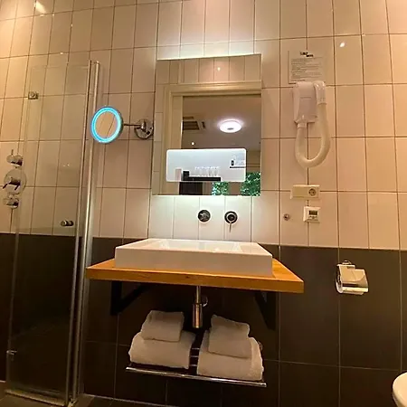 Alp Hotel
