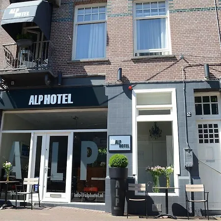 Alp Hotell