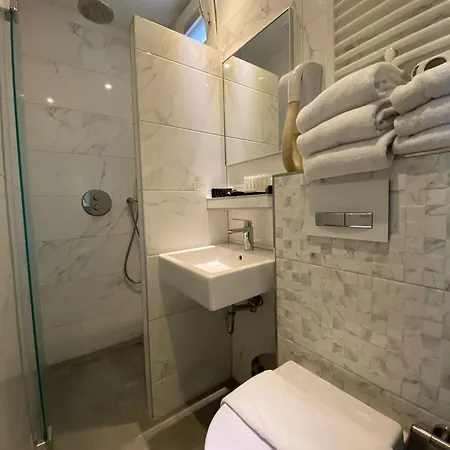 Hotell Alp 2*
